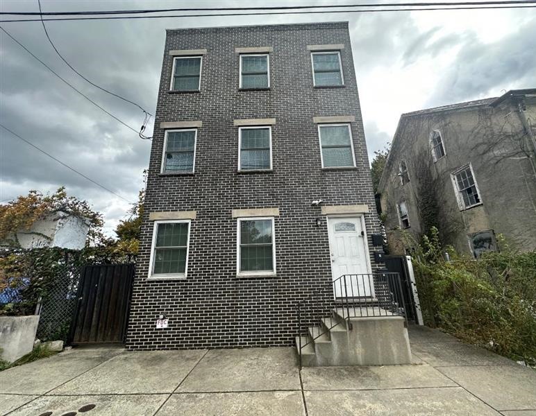 2040 Haines st #2 Philadelphia PA 191138